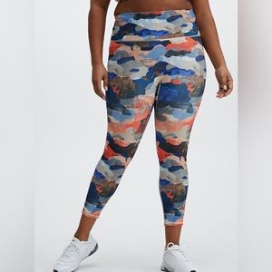 Fabletics Anywhere Motion 365 Ultra High Waisted 7/8 Legging